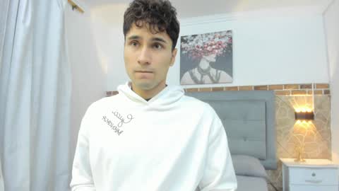 Snapshot of buddy_whitte chatting on January 2025 11:15:02 AM Buddy Whitte online show from January 2025 11:15:02 AM