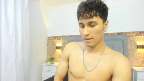 Snapshot of buddy_whitte chatting on January 2025 05:35:01 PM Buddy Whitte online show from January 2025 05:35:01 PM