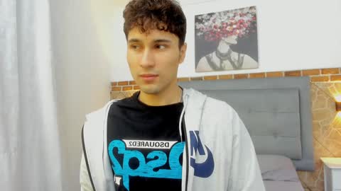 Snapshot of buddy_whitte chatting on January 2025 11:22:02 AM Buddy Whitte online show from January 2025 11:22:02 AM