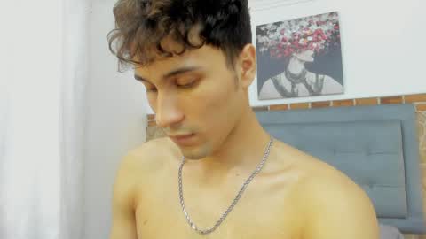 Snapshot of buddy_whitte chatting on January 2025 05:28:02 PM Buddy Whitte online show from January 2025 05:28:02 PM