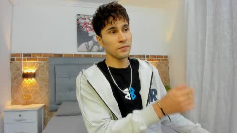 Snapshot of buddy_whitte chatting on February 2025 11:16:02 AM Buddy Whitte online show from February 2025 11:16:02 AM