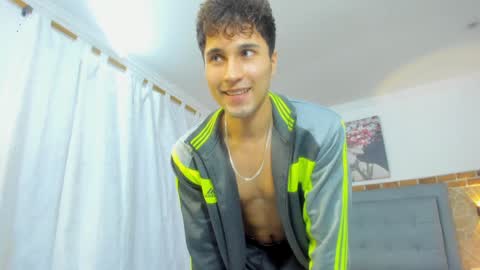 Snapshot of buddy_whitte chatting on February 2025 02:26:01 PM Buddy Whitte online show from February 2025 02:26:01 PM