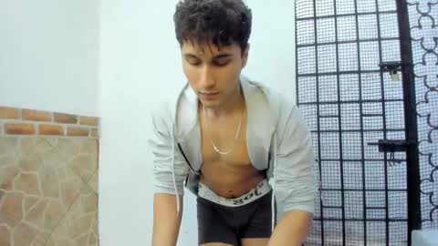 Snapshot of buddy_whitte chatting on February 2025 02:26:02 PM Buddy Whitte online show from February 2025 02:26:02 PM