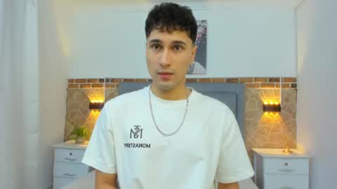 Snapshot of buddy_whitte chatting on February 2025 11:28:02 AM Buddy Whitte online show from February 2025 11:28:02 AM