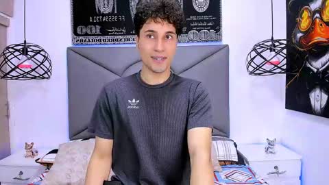 Snapshot of buddy_whitte chatting on May 2026 06:35:02 PM Buddy Whitte online show from May 2026 06:35:02 PM