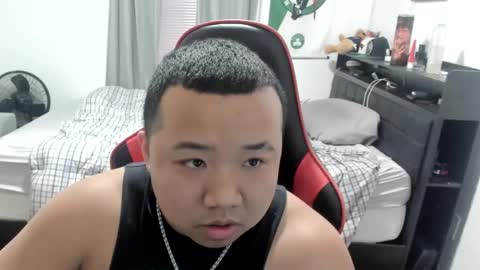 buffsexyman24 online show from February 2025 10:26:02 PM