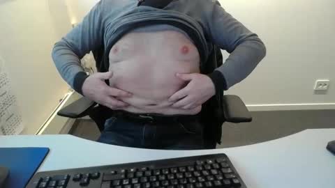 Snapshot of buggemann chatting on November 2025 08:04:01 AM buggemann online show from November 2025 08:04:01 AM