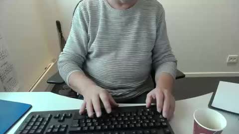 Snapshot of buggemann chatting on December 2025 10:24:02 AM buggemann online show from December 2025 10:24:02 AM