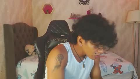 Snapshot of bull_cam chatting on October 2025 03:36:01 PM bull_cam online show from October 2025 03:36:01 PM