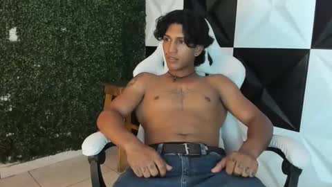 Snapshot of bull_cam chatting on November 2025 06:08:02 PM bull_cam online show from November 2025 06:08:02 PM