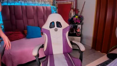 Snapshot of bulmasweetyose chatting on February 2025 11:09:01 PM bulmasweetyose  mommy submissive control milf lovense online show from February 2025 11:09:01 PM