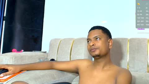 Snapshot of bunniies_ chatting on March 2026 07:06:02 PM online show from March 2026 07:06:02 PM