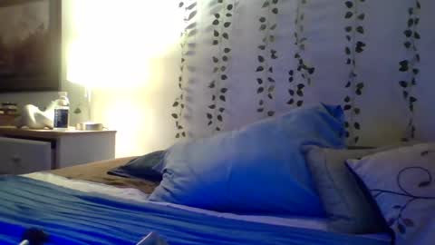 Snapshot of bunny8354367 chatting on September 2025 11:37:01 PM Bunny online show from September 2025 11:37:01 PM