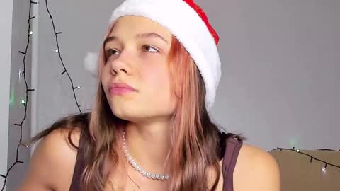 Snapshot of bunny_bonny chatting on December 2024 11:57:01 PM Alice online show from December 2024 11:57:01 PM