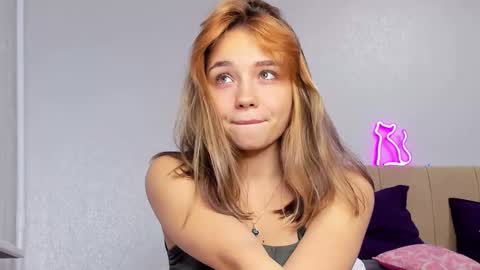 Snapshot of bunny_bonny chatting on December 2024 03:29:02 AM Alice online show from December 2024 03:29:02 AM