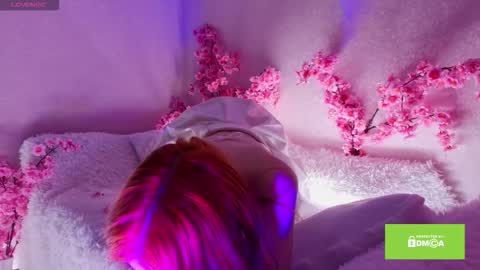 Snapshot of bunny_gaze chatting on February 2026 02:33:01 PM Kira online show from February 2026 02:33:01 PM