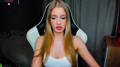 Snapshot of bunny_wetty chatting on November 2025 07:15:01 PM ruslana online show from November 2025 07:15:01 PM