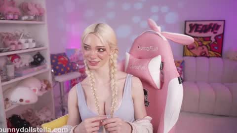 Stella online show from April 2026 11:10:02 PM