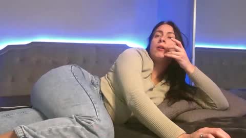 bunnyela online show from February 2026 06:06:02 PM