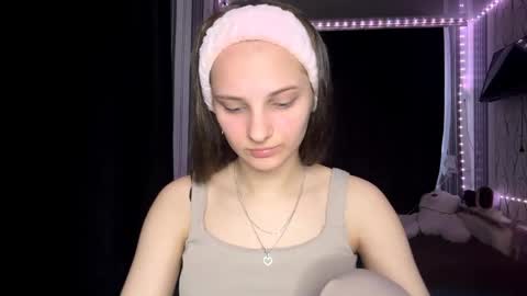 Snapshot of bunnytrussel chatting on May 2026 08:54:01 AM Bella online show from May 2026 08:54:01 AM