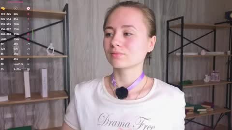 Lizy online show from April 2026 08:23:01 PM