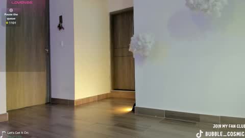 Snapshot of burbuja_cosmic chatting on March 2026 08:46:02 PM Im Val Welcome to my room My instagram Bubble cosmic online show from March 2026 08:46:02 PM