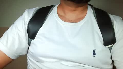 Snapshot of burlymonster chatting on December 2024 09:00:02 PM Hairy Arabian online show from December 2024 09:00:02 PM