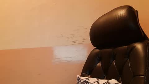 Snapshot of burlymonster chatting on December 2024 11:28:02 AM Hairy Arabian online show from December 2024 11:28:02 AM