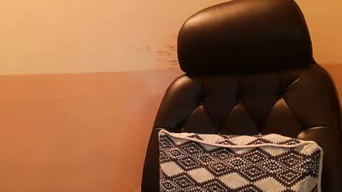 Snapshot of burlymonster chatting on December 2024 07:42:01 AM Hairy Arabian online show from December 2024 07:42:01 AM