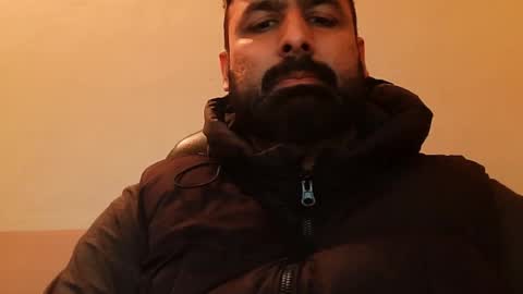 Snapshot of burlymonster chatting on January 2025 04:16:02 AM Hairy Arabian online show from January 2025 04:16:02 AM