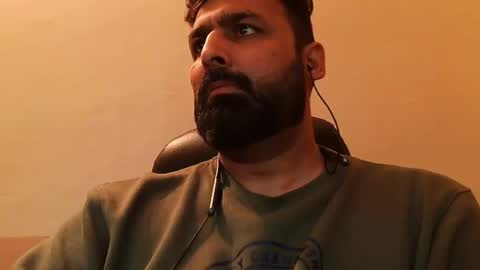 Snapshot of burlymonster chatting on January 2025 04:18:02 PM Hairy Arabian online show from January 2025 04:18:02 PM