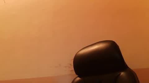 Snapshot of burlymonster chatting on January 2025 03:43:02 AM Hairy Arabian online show from January 2025 03:43:02 AM