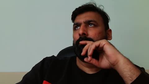 Snapshot of burlymonster chatting on January 2025 05:09:01 AM Hairy Arabian online show from January 2025 05:09:01 AM