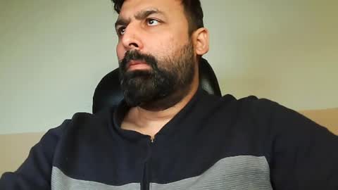 Snapshot of burlymonster chatting on January 2025 04:48:01 AM Hairy Arabian online show from January 2025 04:48:01 AM