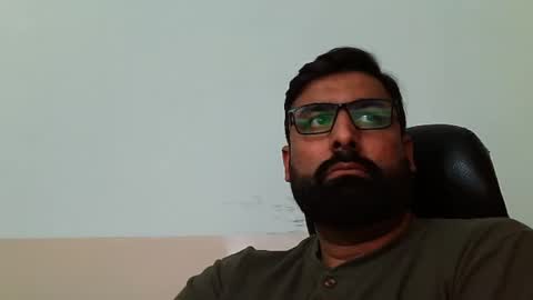 Snapshot of burlymonster chatting on February 2025 04:52:01 PM Hairy Arabian online show from February 2025 04:52:01 PM