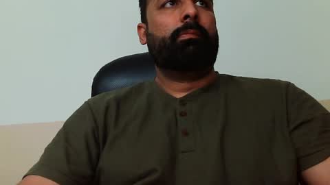 Snapshot of burlymonster chatting on February 2025 06:02:02 AM Hairy Arabian online show from February 2025 06:02:02 AM