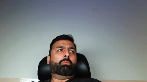 Snapshot of burlymonster chatting on February 2025 07:05:01 PM Hairy Arabian online show from February 2025 07:05:01 PM