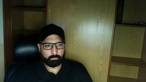 Snapshot of burlymonster chatting on September 2025 04:51:02 PM Hairy Arabian online show from September 2025 04:51:02 PM