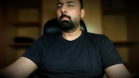 Snapshot of burlymonster chatting on September 2025 04:28:02 AM Hairy Arabian online show from September 2025 04:28:02 AM