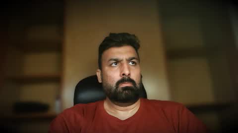 Snapshot of burlymonster chatting on October 2025 04:52:01 AM Hairy Arabian online show from October 2025 04:52:01 AM