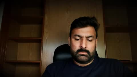 Snapshot of burlymonster chatting on October 2025 04:17:01 PM Hairy Arabian online show from October 2025 04:17:01 PM