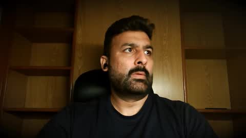 Snapshot of burlymonster chatting on October 2025 04:45:01 AM Hairy Arabian online show from October 2025 04:45:01 AM