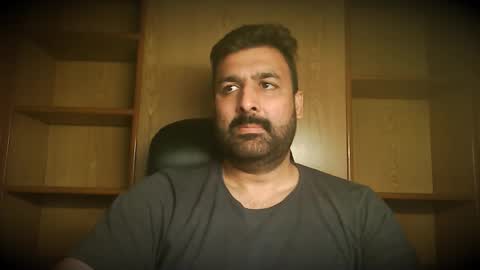 Snapshot of burlymonster chatting on October 2025 04:24:01 AM Hairy Arabian online show from October 2025 04:24:01 AM