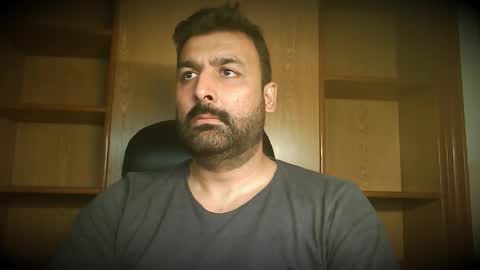 Snapshot of burlymonster chatting on October 2025 04:02:02 AM Hairy Arabian online show from October 2025 04:02:02 AM