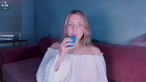 Snapshot of burn_lissa chatting on September 2025 07:28:01 PM Lissa online show from September 2025 07:28:01 PM