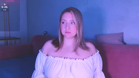 Lissa online show from November 2025 07:07:02 PM