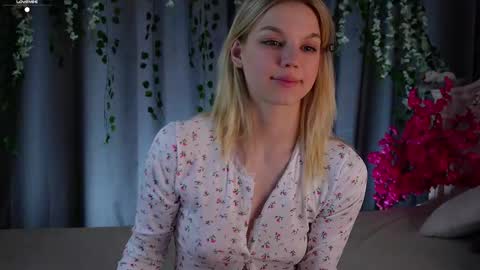 Snapshot of burnletitallburn chatting on October 2025 04:38:02 PM Jessica online show from October 2025 04:38:02 PM