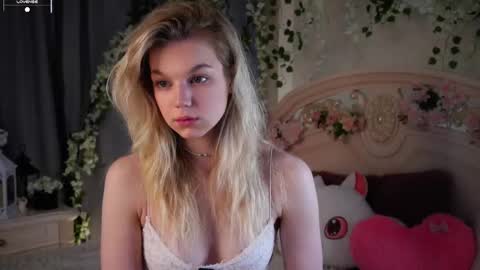 Snapshot of burnletitallburn chatting on November 2025 02:18:01 PM Jessica online show from November 2025 02:18:01 PM