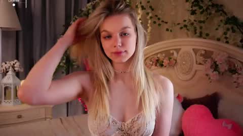 Snapshot of burnletitallburn chatting on November 2025 03:23:02 PM Jessica online show from November 2025 03:23:02 PM