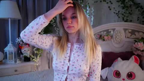 Snapshot of burnletitallburn chatting on November 2025 02:28:02 PM Jessica online show from November 2025 02:28:02 PM